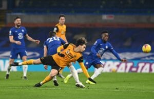 Duel entre Manchester United et Chelsea pour Rayan Aït-Nouri : l'international algérien tape dans l'oeil des grosses écuries anglaises Joueur en action lors du match Manchester United contre Chelsea.