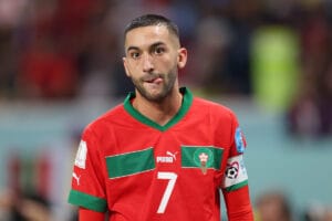 Clash Maghrébin : Hakim Ziyech répond aux accusations de Kaïs Yagoubi Hakim Ziyech répond aux accusations de Kaïs Yagoubi