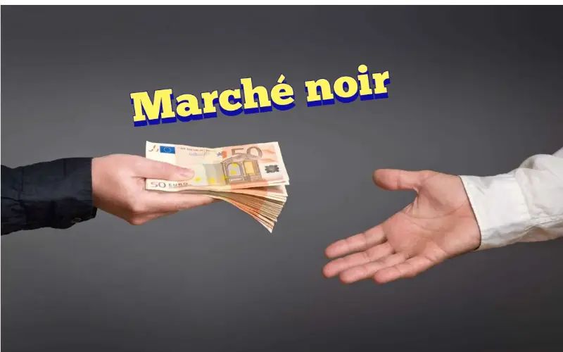 Taux de change en Algérie : La valeur de 100€ face au DZD sur le marché noir ce 2 novembre 2024 Deux mains échangeant de l'argent, marché noir en Algérie.