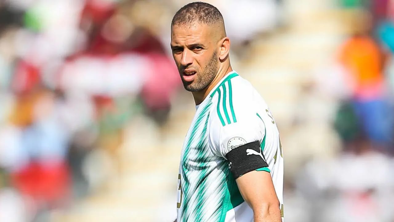 Andy Delort, joueur de football algérien, lors d'un match de Ligue 1.