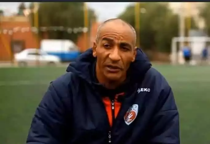 Décès de Abdelhamid Merakchi : une légende du football algérien s'éteint à 48 ans Décès d'Abdelhamid Merakchi : une légende du football algérien s'éteint à 48 ans
