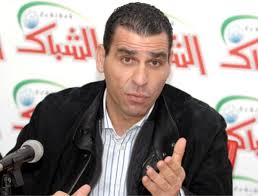 Kheireddine Zetchi lors d'une conférence de presse.