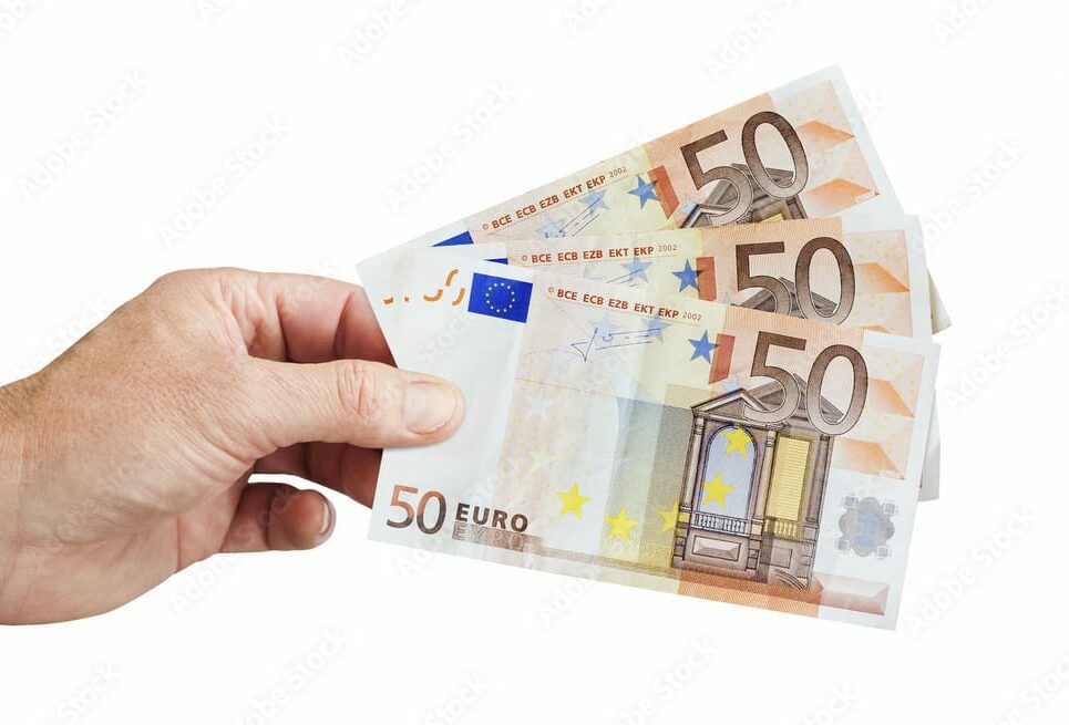 Taux de change au Square : La valeur de 150 € en DZD sur le marché noir ce 12 décembre 2024 150 euros