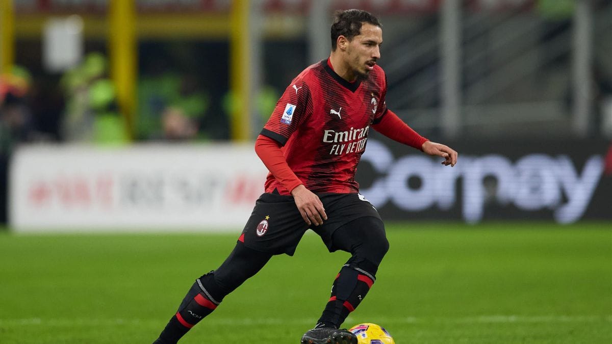 Ismaël Bennacer vers un prêt au Real Betis Séville ? Le milieu algérien pourrait quitter l’AC Milan, écarté par Allegri, malgré des obstacles financiers persistants.
