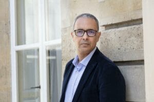 Kamel Daoud visé par 2 mandats d'arrêt internationaux émis par l'Algérie