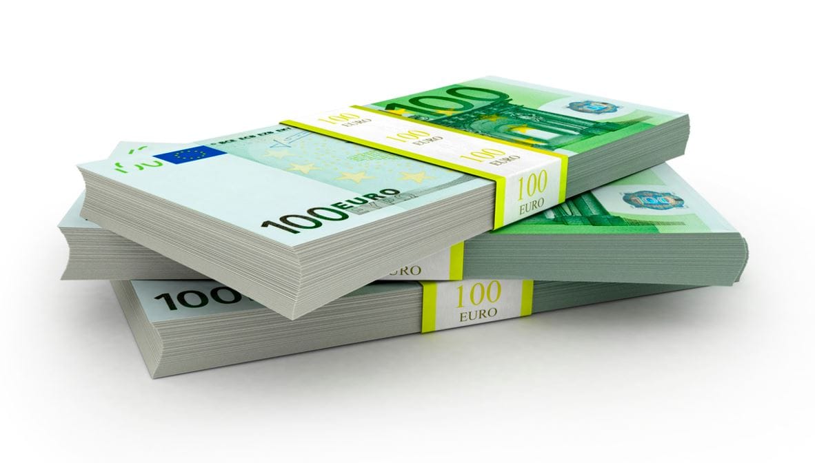 Bündel von 100-Euro-Scheinen für den Devisenmarkt in Algerien.