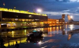 Aéroport d’Oran : un voyageur interpellé avec 56 400 euros cachés dans une bouteille de shampoing Aéroport d’Oran : un voyageur interpellé avec 56 400 euros