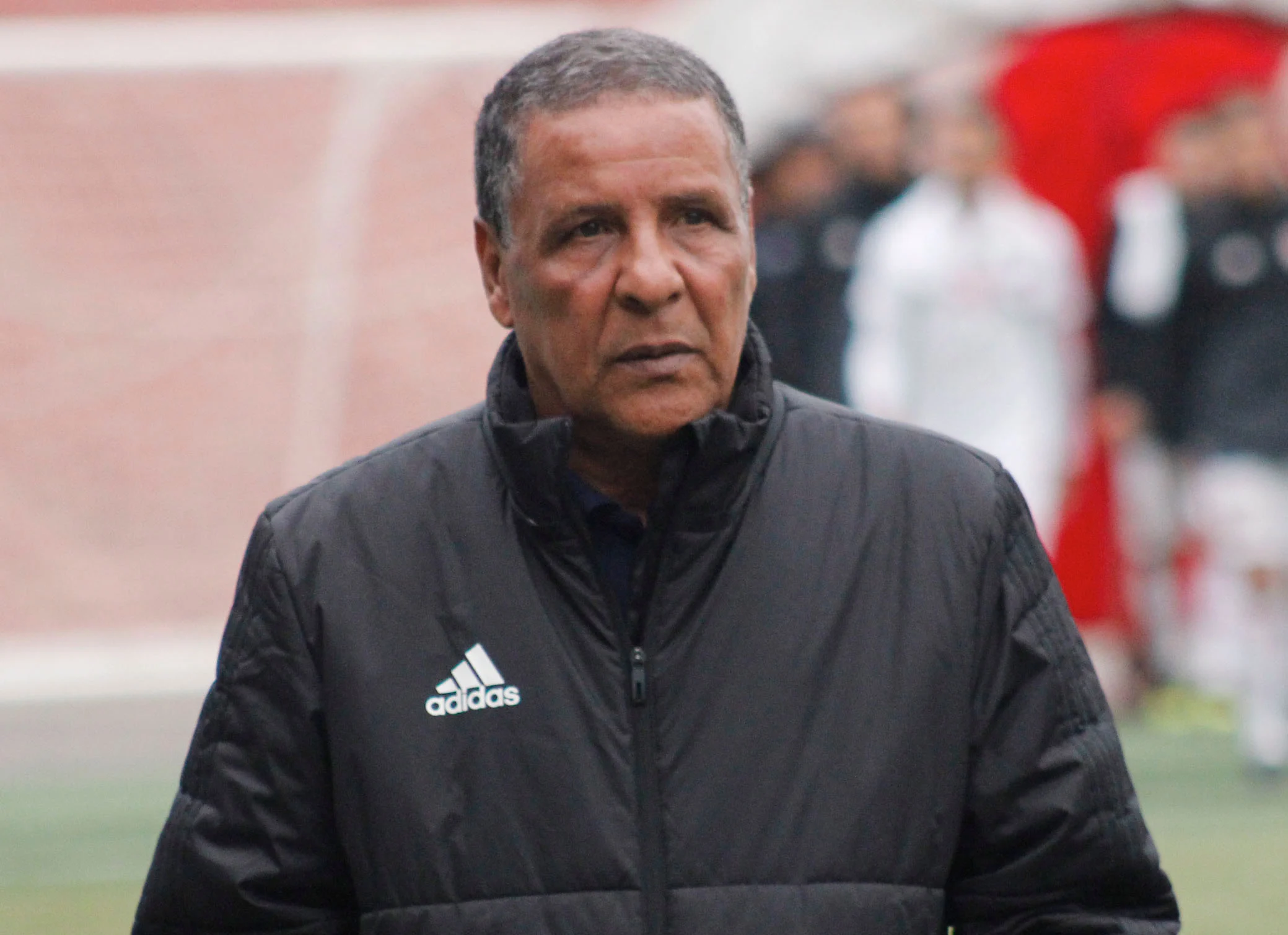 Abdelkader Amrani a jeté l'éponge ? Le CR Belouizdad face à l’incertitude