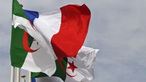 Titre de séjour en France : Exclusion des Algériens des métiers en tension 