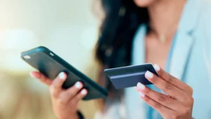 Fraudes bancaires en France : la DGCCRF alerte sur une vague d'arnaques sophistiquées Fraudes bancaires en France : la DGCCRF alerte ...