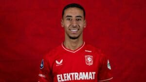 Coup de Tonnerre ! Anass Salah-Eddine met le Maroc en arrière-plan Anass Salah-Eddine met le Maroc en arrière-plan