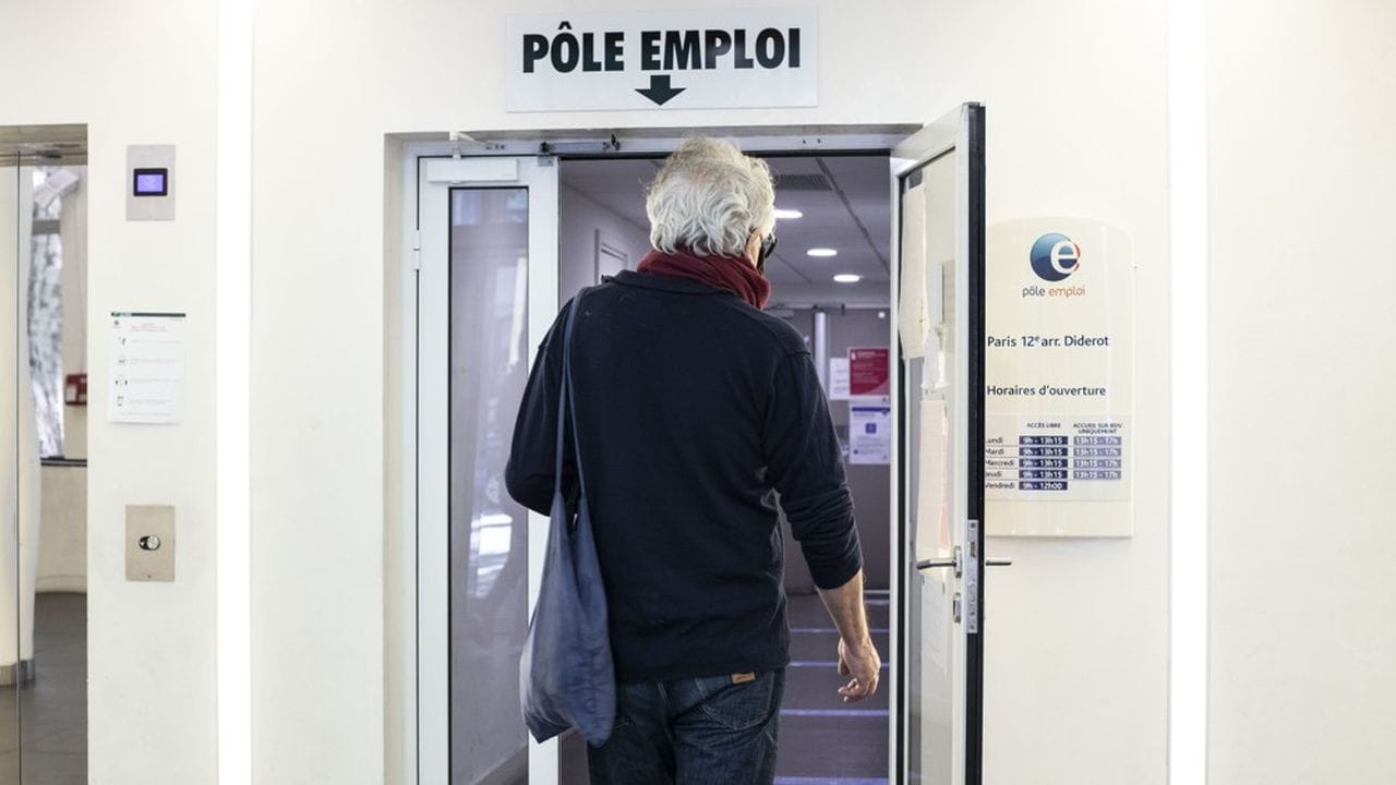 Nouvelle Loi 2025 : Ce Qui Attend Vraiment les Seniors au Chômage en France Seniors au chômage en France : la nouvelle règle qui change tout dès 2025 – ce que personne ne vous dit !