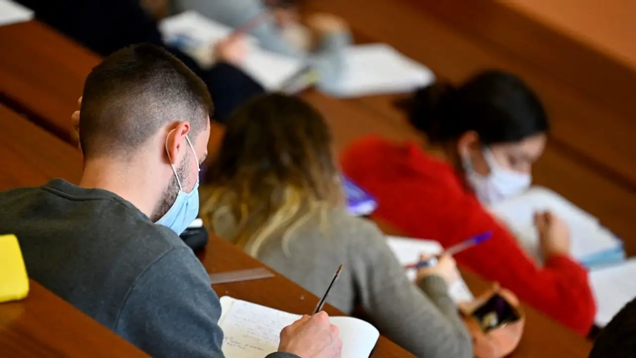 Visa France 2025 : forte baisse pour les Algériens annoncée Nouvelle règle pour le Visa USA : ce que les Algériens doivent savoir absolument