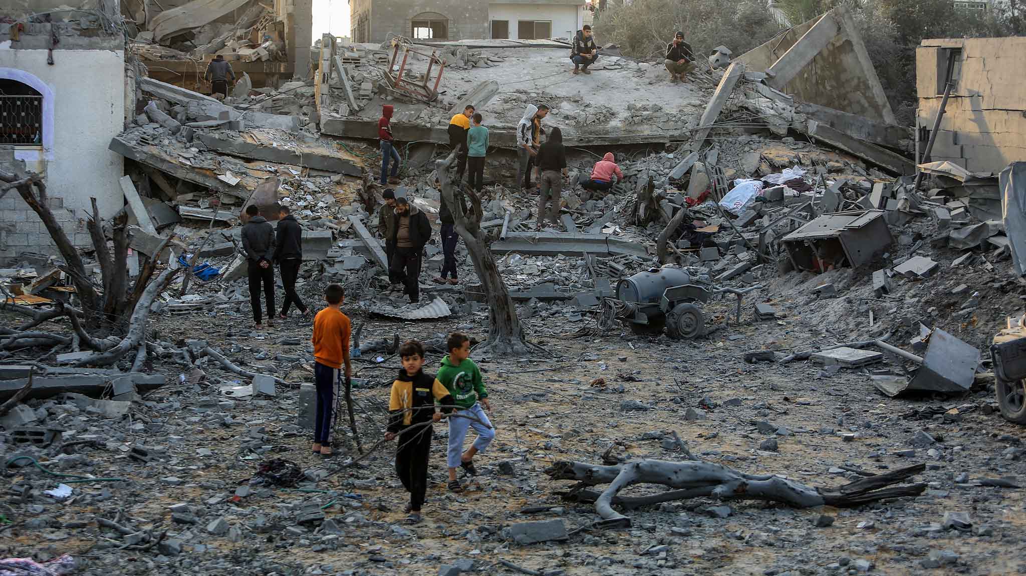 Famine à Gaza : des civils s’écroulent dans les rues sous les yeux du monde entier Famine à Gaza : des civils s’écroulent dans les rues sous les yeux du monde entier