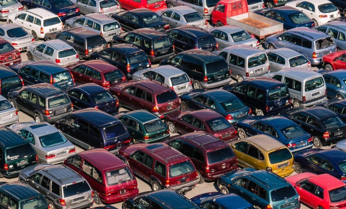 Blanchiment d’argent en Algérie : l’industrie automobile dans le viseur du dernier Conseil des ministres