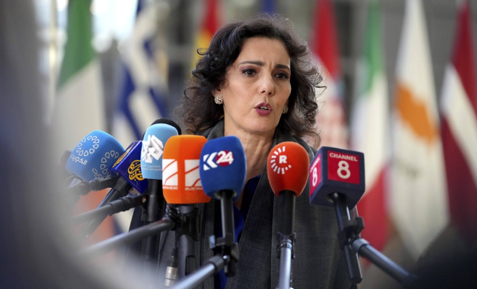 Hadja Lahbib : ses confidences sur sa mère algérienne Hadja Lahbib : ses confidences sur sa mère algérienne