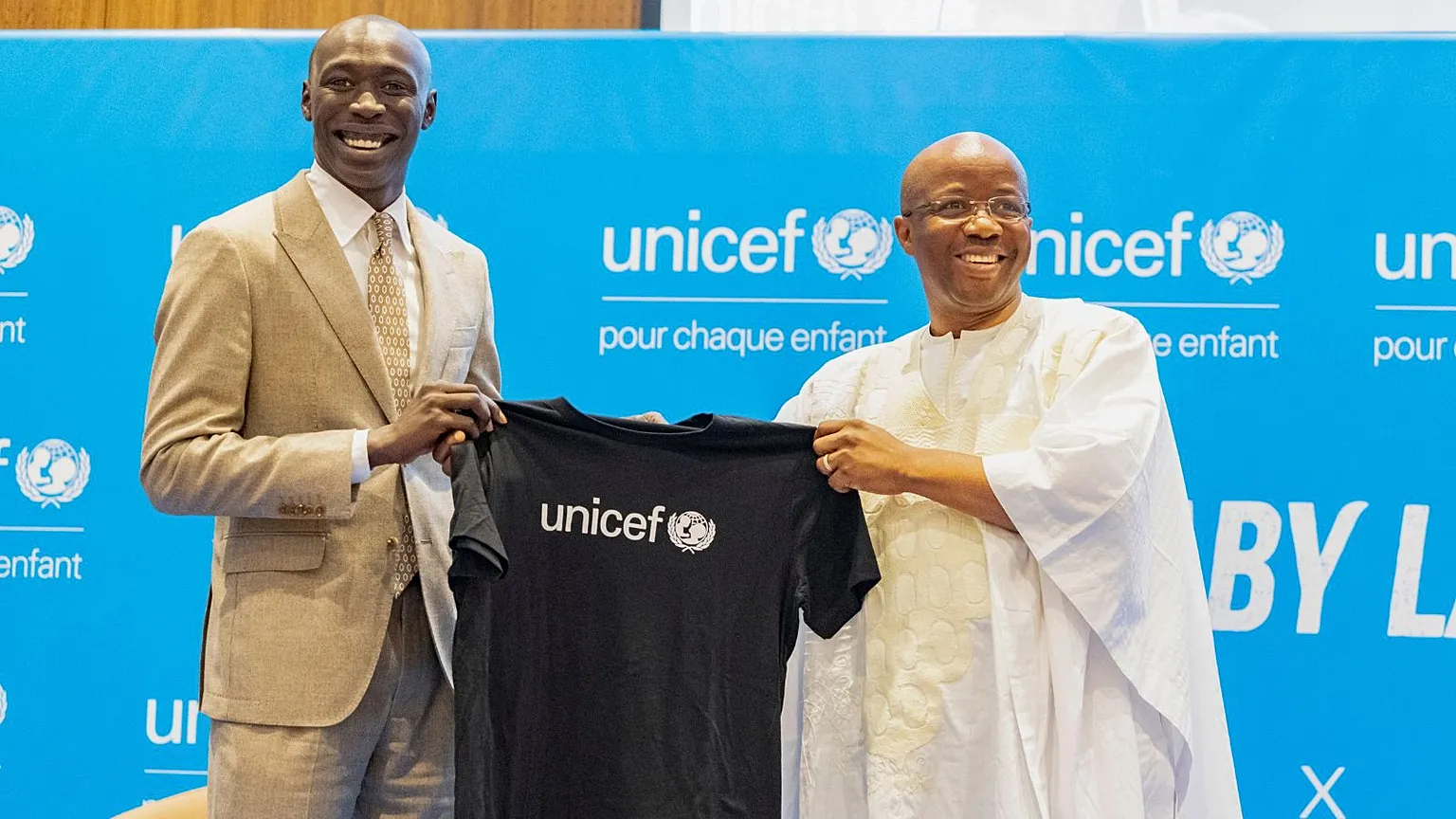 Khaby Lame à Alger : la star de TikTok et ambassadeur de l’UNICEF fait sensation
