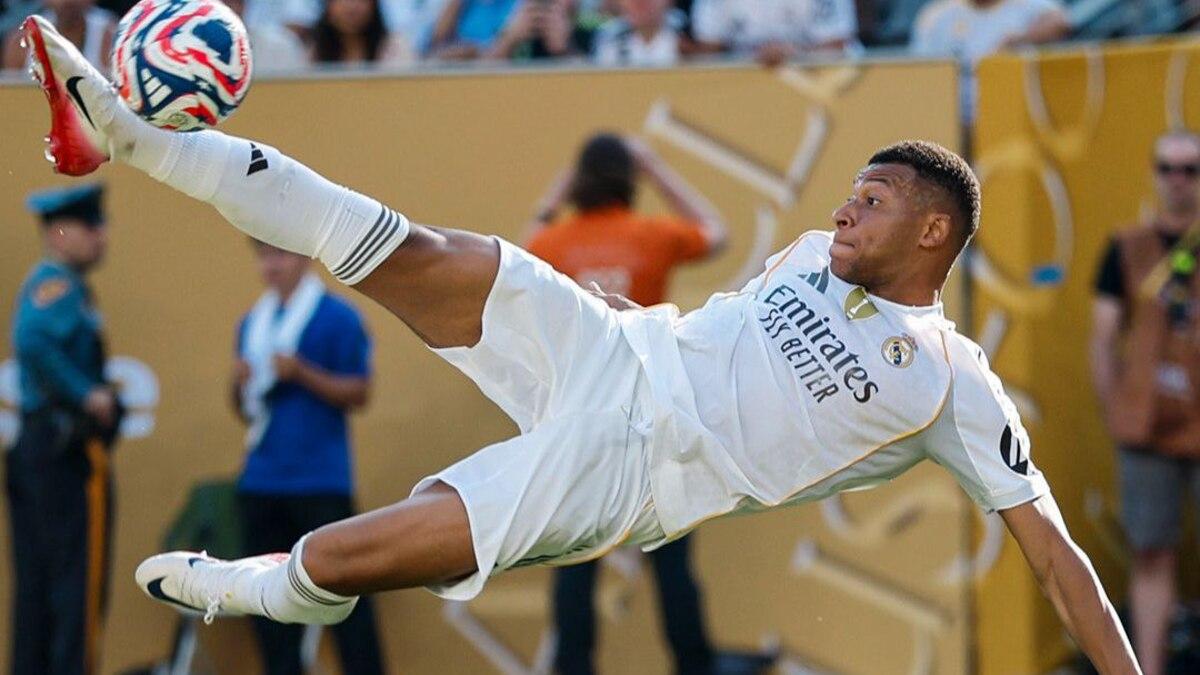Fayza Lamari révèle la vie hors normes de Kylian Mbappé Kylian Mbappé