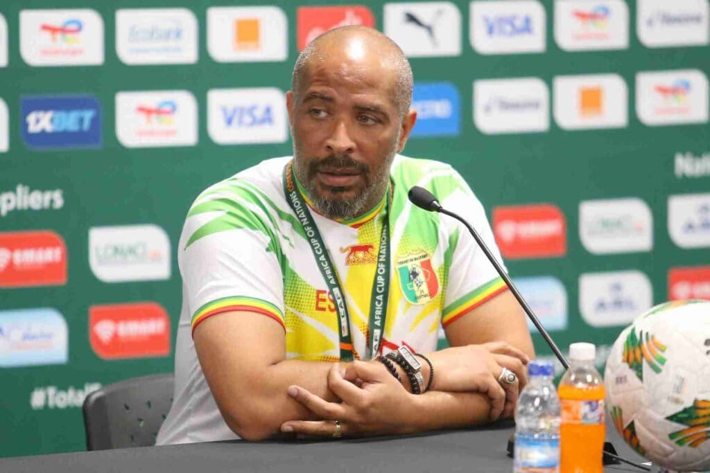 Cet ex-coach en Algérie signe un exploit incroyable Cet ex-coach en Algérie signe un exploit incroyable