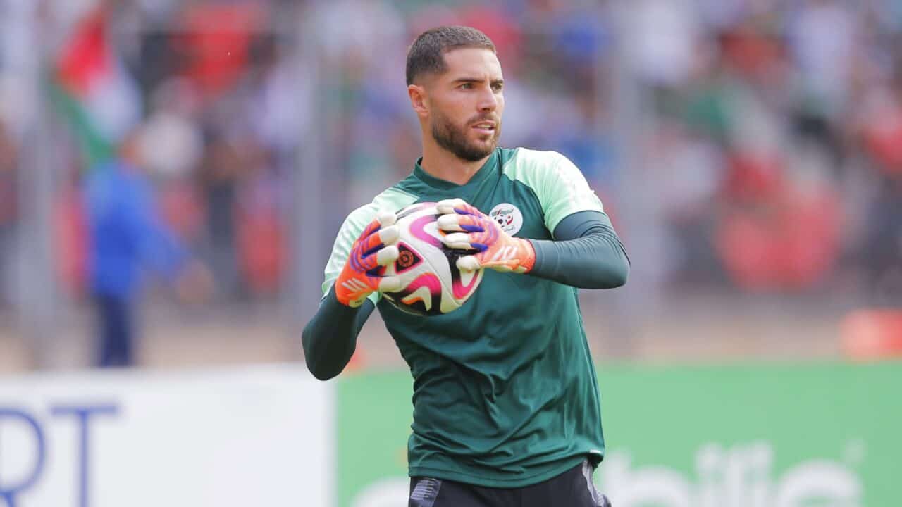 Luca Zidane en gardien de but lors d'un match de football en Algérie.