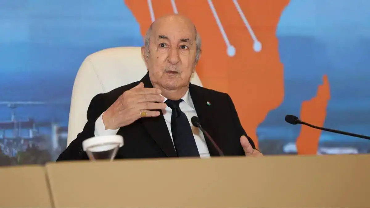 Tebboune dénonce les spéculateurs à la foire algérienne