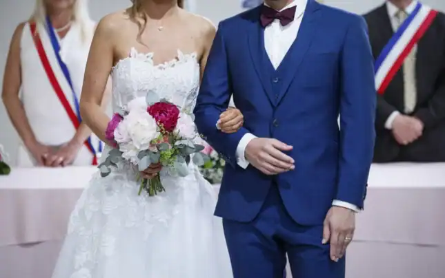 Ce maire français menacé d'une amende de 53 000 € pour un mariage refusé Ce maire français menacé d'une amende de 53 000 € pour un mariage refusé