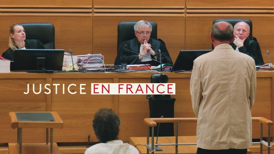 Un Algérien achète une fausse carte à Barbès pour 300 €