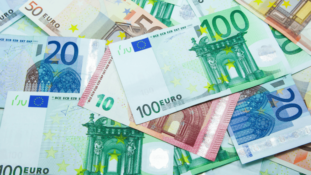 Démantèlement d'un réseau de trafiquant : 40 000 euros et 520 dirhams confisqués à Oran ! Démantèlement d'un réseau de trafiquant : 40 000 euros et 520 dirhams confisqués à Oran !