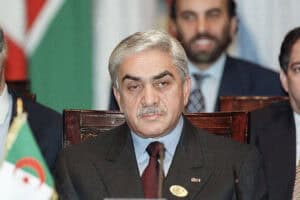 Liamine Zeroual : L'homme qui a bouleversé l'Algérie et le Maroc Liamine Zeroual lors d'une rencontre politique en Algérie.