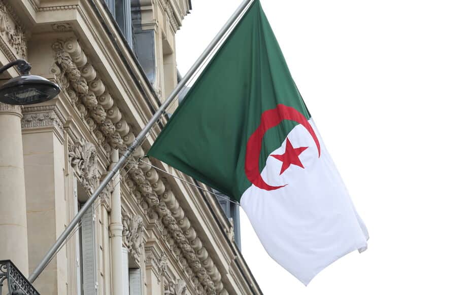 Prolongation de la détention d'un diplomate algérien : tensions avec Paris Prolongation de la détention d'un diplomate algérien : tensions avec Paris