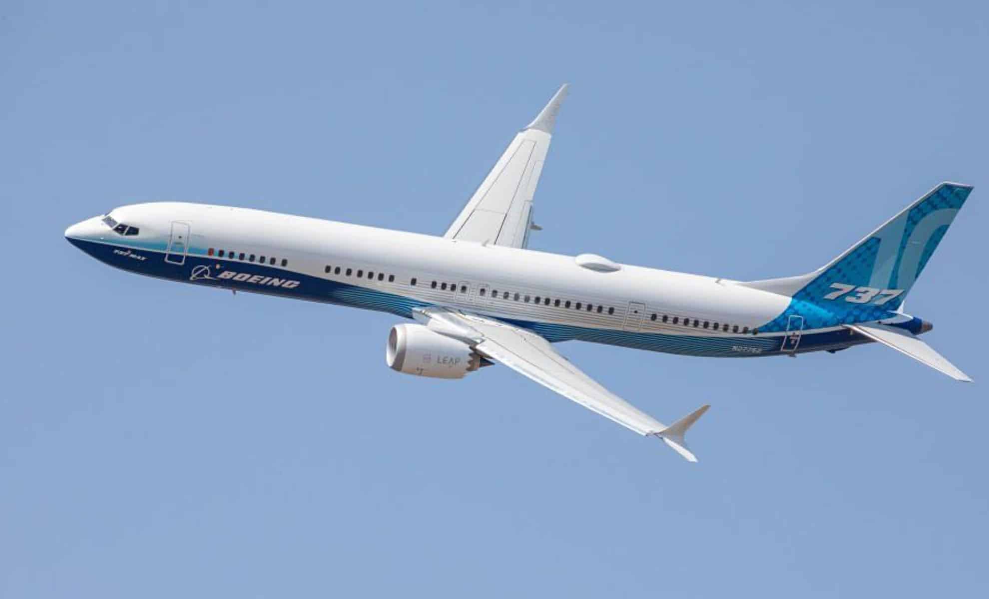 Avion Boeing 737 Max 8 en vol pour Air Algérie.