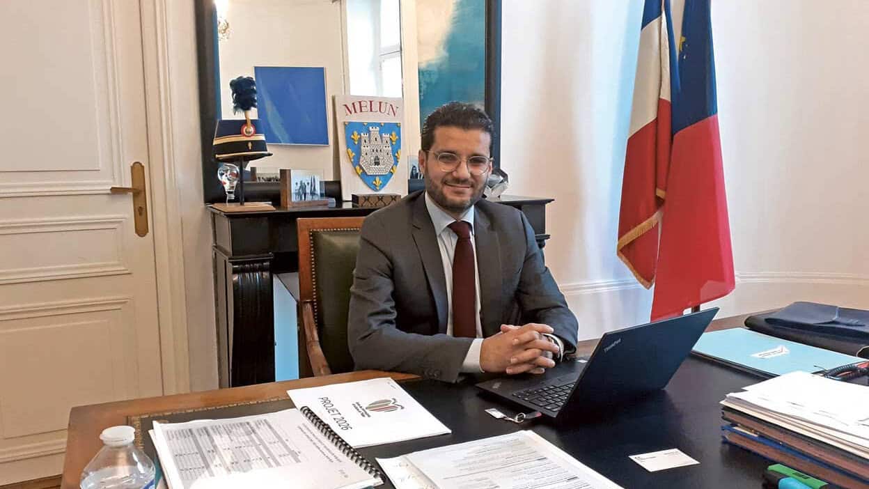 Un Franco-Algérien défie les attentes et devient maire ! Un Franco-Algérien défie les attentes et devient maire !