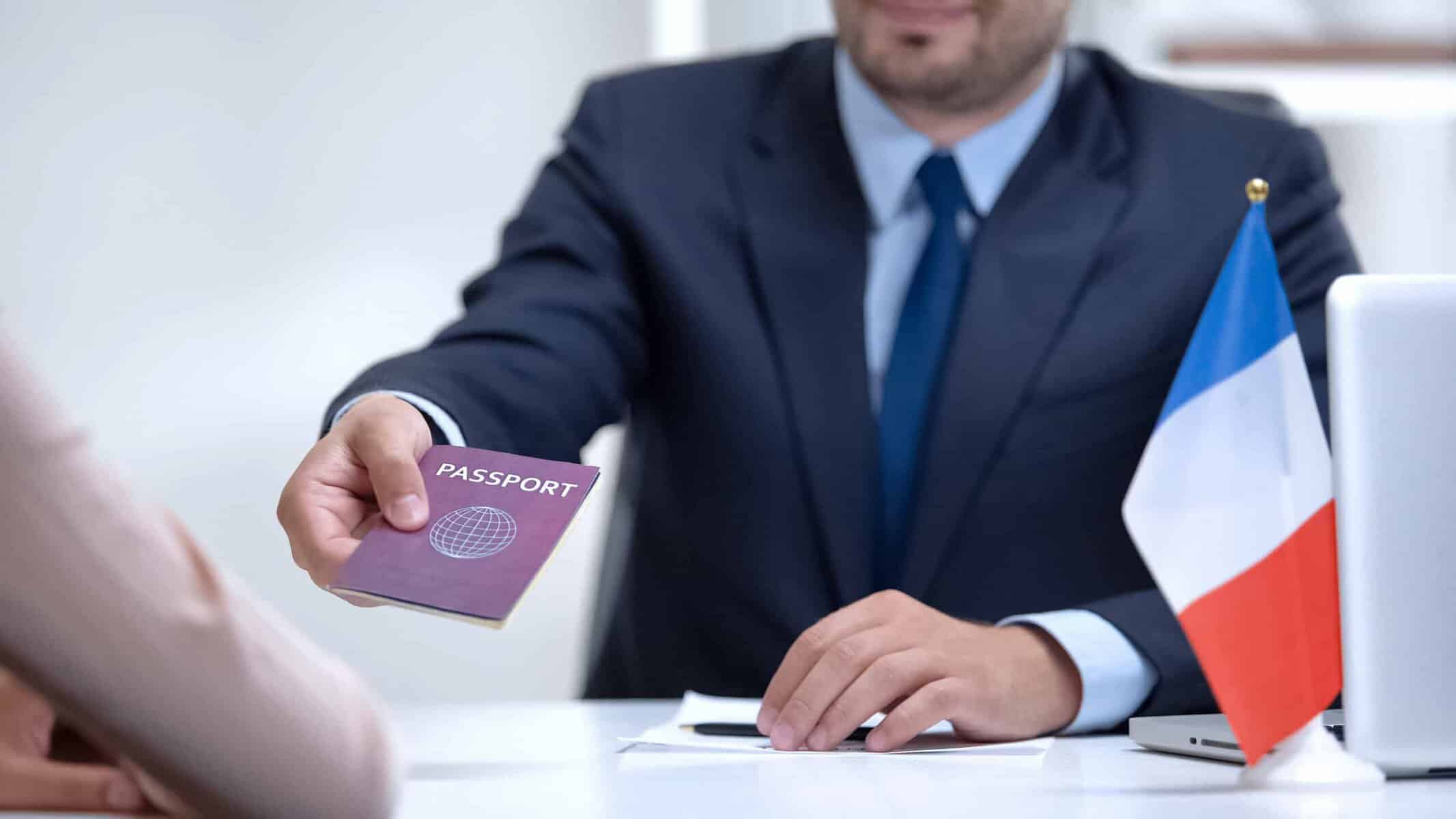 Avocats dénoncent : les défaillances de l'ANEF révélées Avocats dénoncent : les défaillances de l'ANEF révélées
