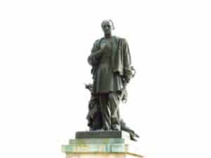 Pourquoi les statues de Bugeaud sont-elles controversées ?
