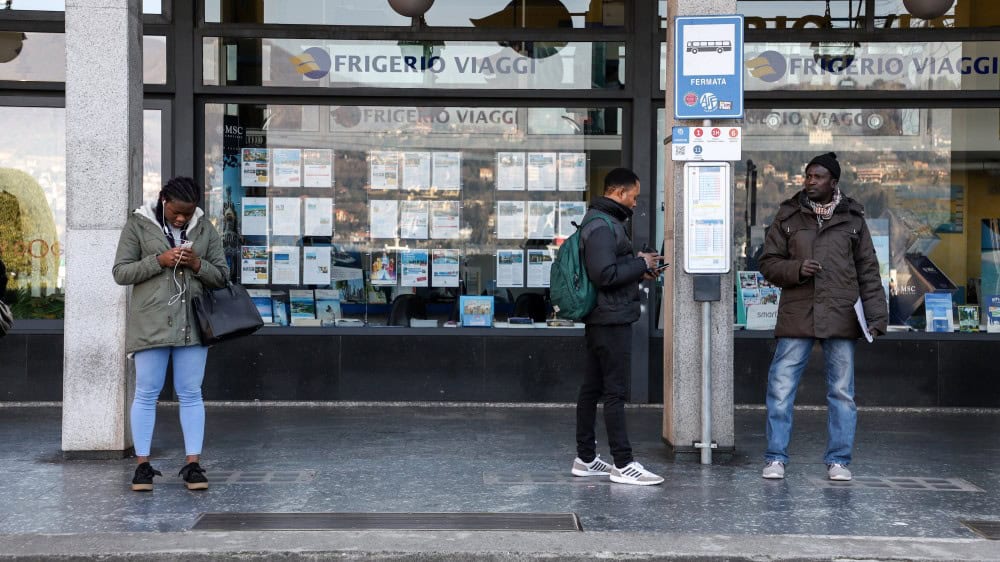 Nouvelle stratégie pour inciter au départ volontaire des sans-papiers en Italie Nouvelle stratégie pour inciter au départ volontaire des sans-papiers en Italie