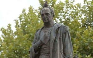 Pourquoi les statues de Bugeaud sont-elles controversées ?
