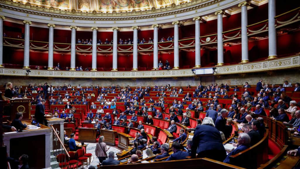 Députés en séance à l'Assemblée nationale française.
