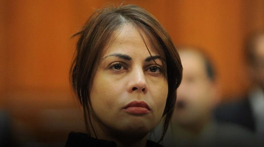 Femme politique lors d'une audience judiciaire en Tunisie.
