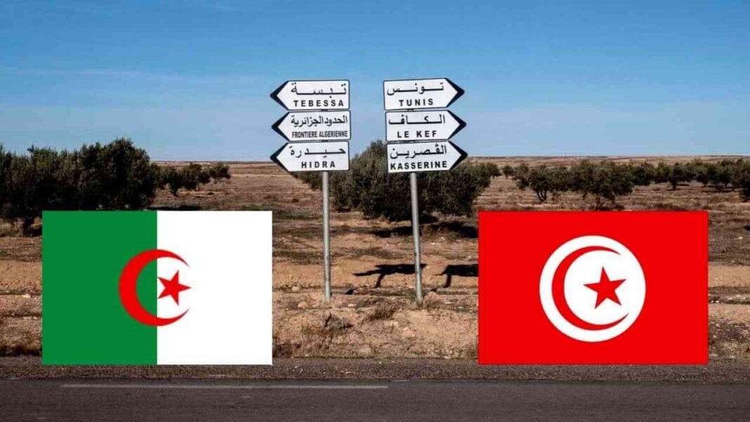 L’Algérie va rouvrir sa frontière terrestre avec la Tunisie mi-juillet Panneaux de signalisation indiquant la frontière entre l'Algérie et la Tunisie.