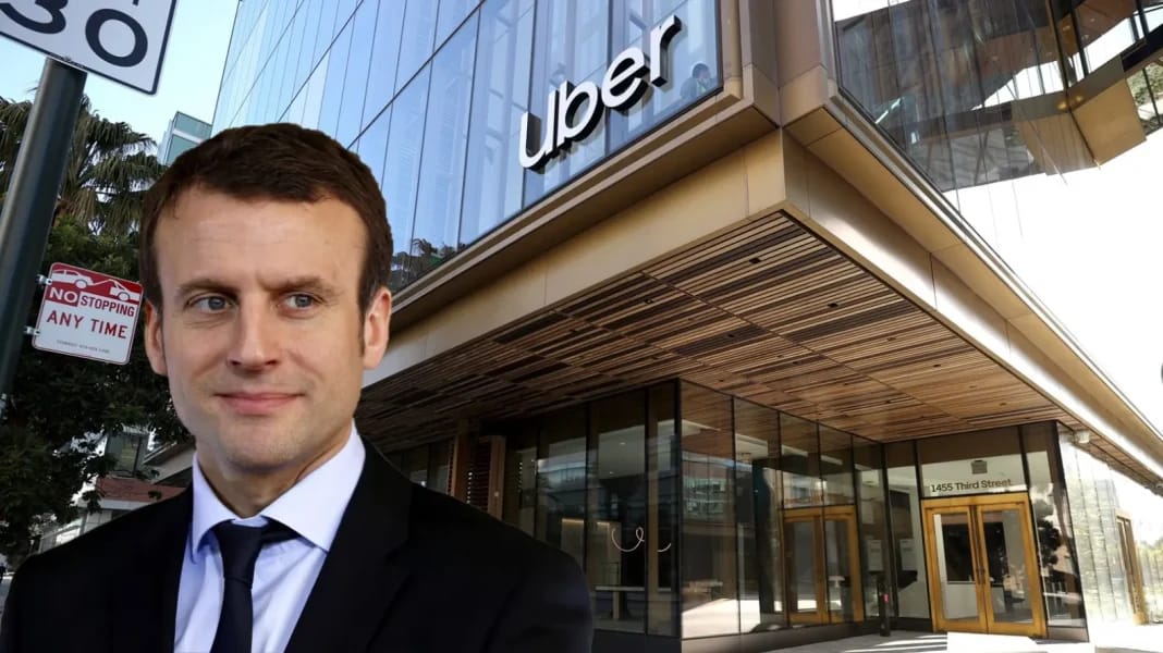 Macron à côté d'un bâtiment Uber, scandale en cours.