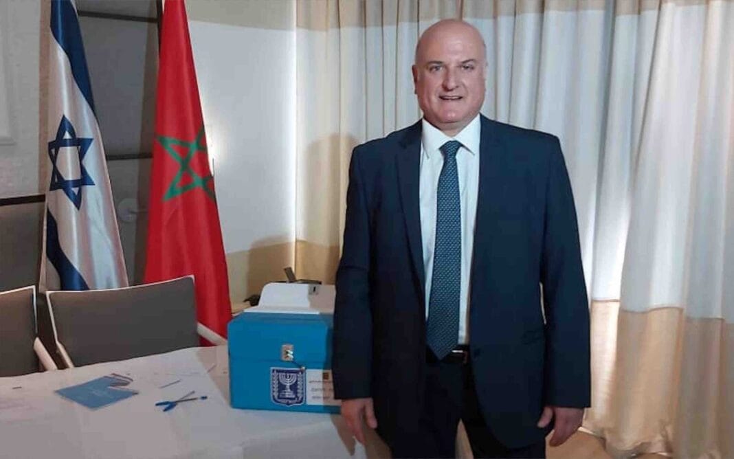 Accusé d’agressions sexuelles, David Govrin ambassadeur israélien près du Maroc monte au créneau Ambassadeur israélien David Govrin lors d'une réunion officielle.