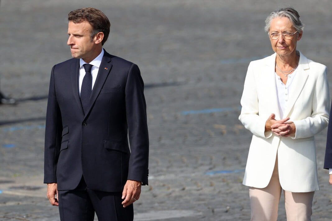 Algérie : Après Macron voici Borne Macron et Borne lors d'une visite officielle en Algérie.