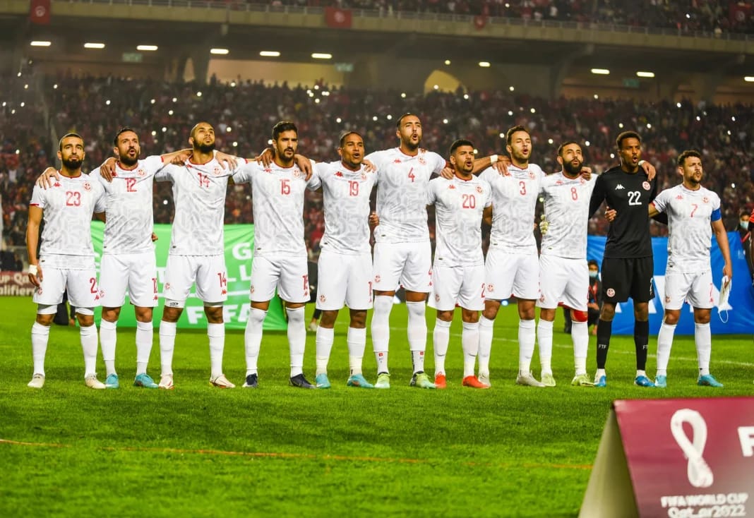 Match amical : la Tunisie s’offre la Colombie Les joueurs de la Tunisie alignés avant un match amical.