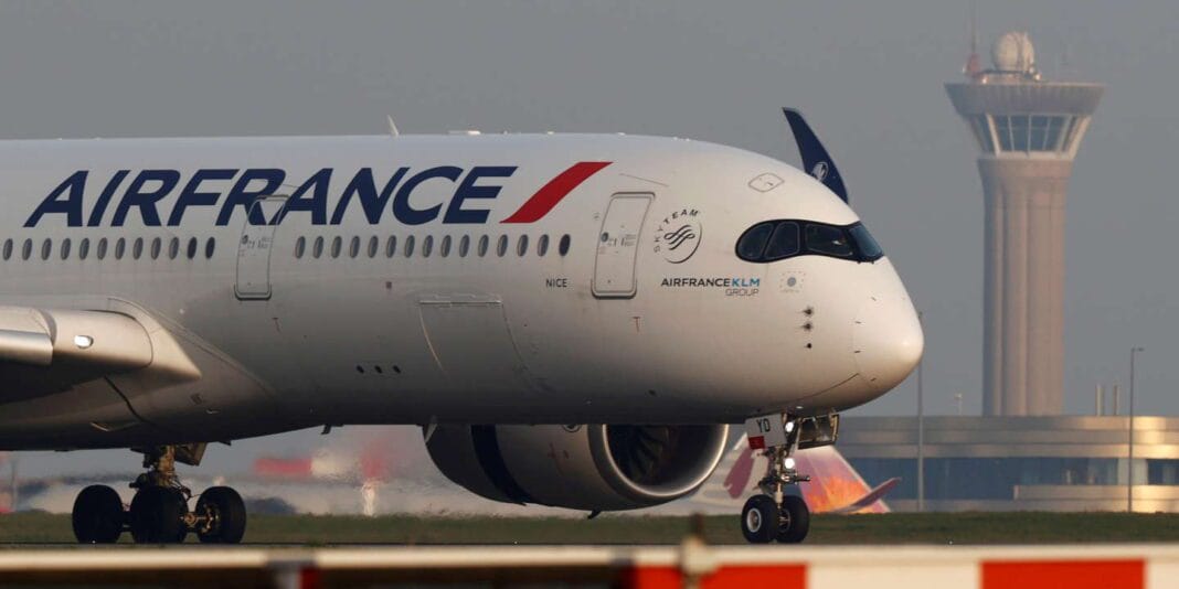 Vols vers l’Algérie : Probable grève chez Air France Avion Air France en approche de l'aéroport d'Alger.