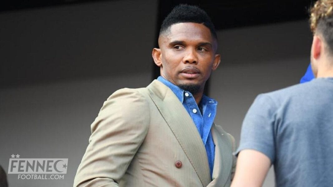 Samuel Eto’o, figure du football camerounais, lors d'une rencontre officielle.
