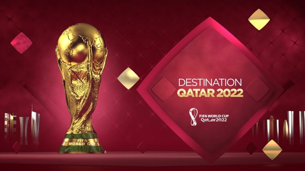 Trophée de la Coupe du Monde FIFA 2022 au Qatar.