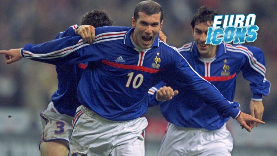Affaire Zidane et Le Graët: voici la preuve que Zizou est intouchable Zidane célèbre avec l'équipe d'Algérie lors d'un match.