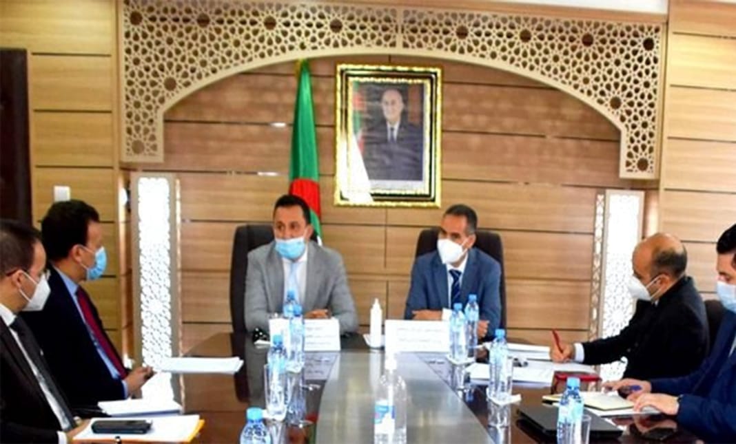 Discussion entre membres du Conseil de la Nation et du ConseilSup en Algérie.