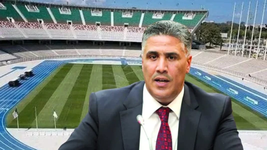Belaribi lors d'une conférence au stade 5 juillet en Algérie.