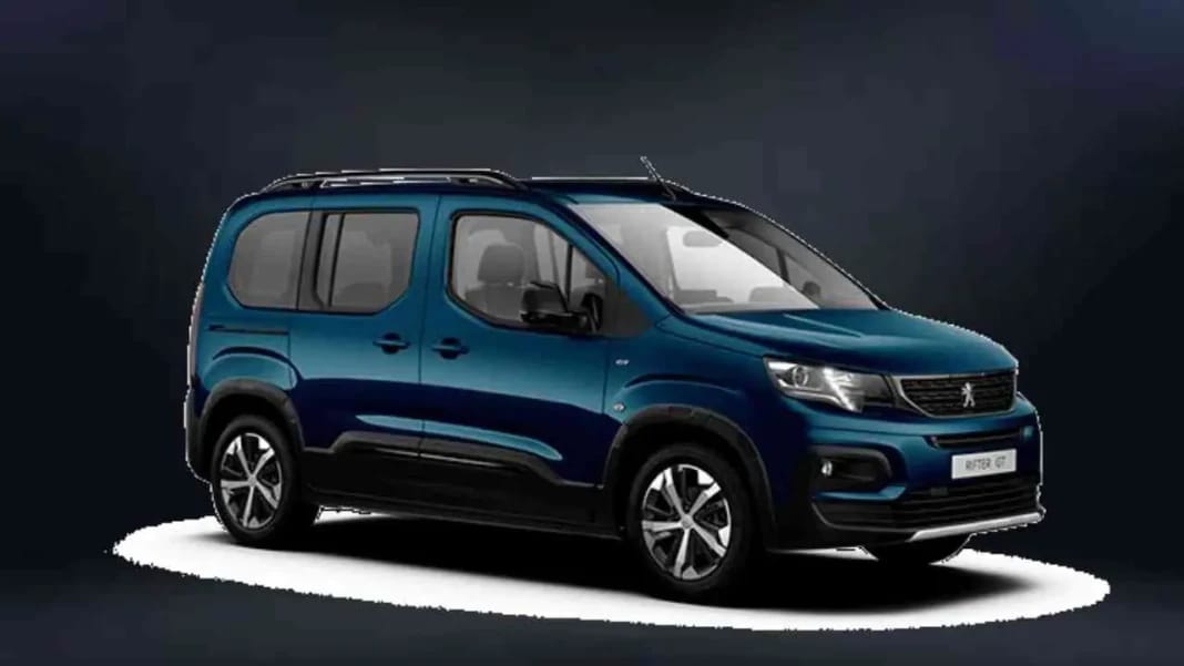 Importation de voitures d’occasion en Algérie : voici les conditions et règles à suivre Peugeot Rifter 2021, véhicule familial compact, couleur bleue, vue de face.